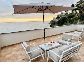 Villa Amare with beach and breathtaking views