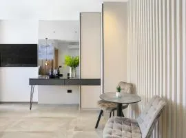 Fly Room - S1 - MPolo