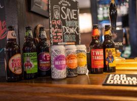 Dolphin Hotel، فندق في بير