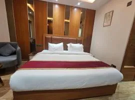 Hotel Elara