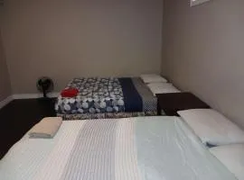 Kitchener -WLU BNB-Minutes To University of Waterloo, Conestoga College,Buses,Airport