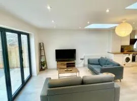 Beautiful 3 bed apartment in cambridge - sleeps 7