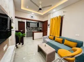 Home Escape Cozy 1BHK Apartment Mahalaxmi Nagar