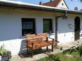 Bungalow bei Warnemünde, hotel en Elmenhorst