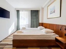Hit Hotel