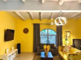 AfricanHouse Z with Creek View in Mombasa - Mtwapa 2bedroom with an Inhouse multistation gym, hotel in Mtwapa