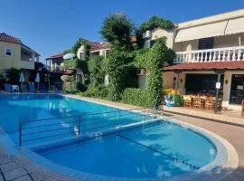 The Mayflower Studios & Apartments