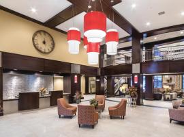 ClubHouse Hotel & Suites Fargo, hotel cerca de Aeropuerto internacional Hector - FAR, Fargo