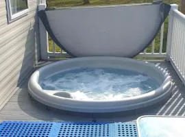 J S RETREATS @ TATTERSHALL LAKES