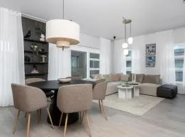 Luxury Central Apartment