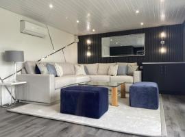 Luxury and Style - The Garden Room, hotel v destinaci Winslow