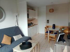 Studio port, lac, plage, Hotel in Talmont