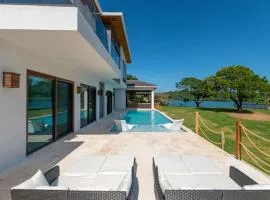 Paradise Reef Villas