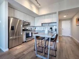 Spacious Harbor Apt with Balcony