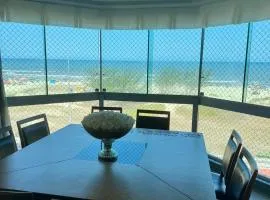 Apartamento a beira mar