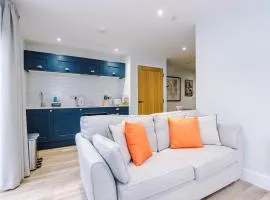 Rock Mill - Superior Apartment with Private Patio