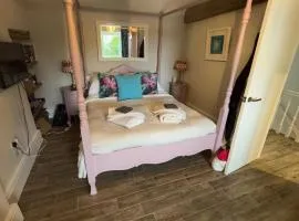 Prior Hall Farm Cottage - 3 bedroom luxury cottage in center of Malham