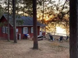 Lake Breeze Loons Landing Resort Cabin 4