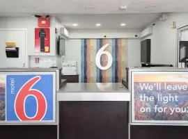 Motel 6-Victoria, TX