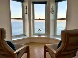 Granville Lookout - 2 bed Apt