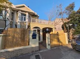 Shanghai University 3-bedroom bungalow with 4 beds 3rooms4beds、上海市のコテージ