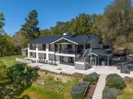 Vineyard House at Oak & Vine