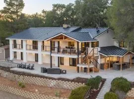 Oak and Vine Vineyard Estate