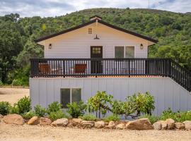Stampede Loft at The 8 Mile, hotel i Santa Margarita