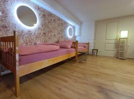 Apartman Mićin kutak, hotel v destinaci Paracin