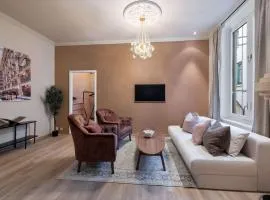 DINBNB Apartments Enjoy a stylish stay in the heart of the city