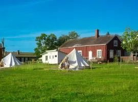 Mickels bondgårdsglamping