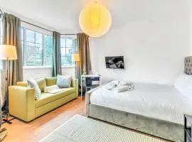 Studio, 30min Wembley Stadium & Central London, Coldplay, Lady Gaga, Parking, lovely toiletries