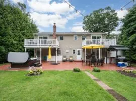 2 BEDROOM HOT TUB WASHER dRYER PVT BACKYARD