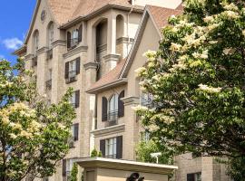 Le St-Martin Hotel & Suites, hotel v destinaci Laval