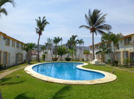 Casa en condominio 2R alberca compartida, hôtel à Acapulco