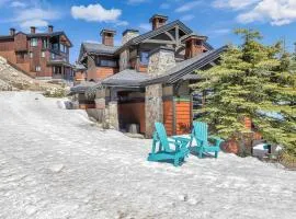 Snow Therapy Chalet - Ski In Out, Hot Tub & Mtn View