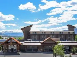 White Peak Hotel