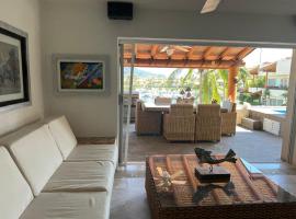 Spectacular apartment in Marina Ixtapa, hotel in Ixtapa