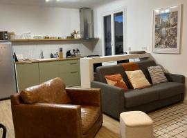 LOU VABRE - Guest House, hotel di Cadenet