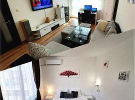 3 Rooms Apartment, Top Center, 1st Floor Flat, AUBG, WiFi, PC i5 SSD, Tablet, AndroidMiTvBox, 3 LED TVs 200 Channels, Long Terrace, Self-Easy-Late Check-in, Stay Before Greece