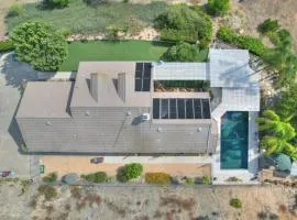 Old New Hilltop Estate with Mountain & Pool View