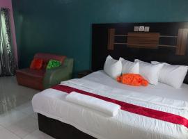 SENATOR'S SUITES and TOWERS HOTEL, hotel v destinaci Agege