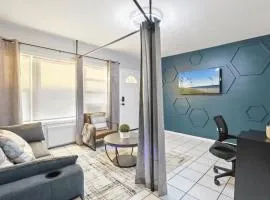 Convenient Mid and Extended Stay Near Airport