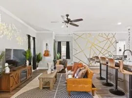 2 King Beds - Newly Built - Walk to UGA and Downtown!