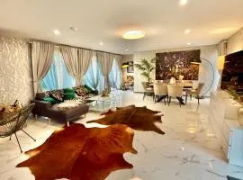 Country Haven Comfy & Sleek House