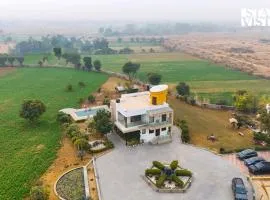 StayVista at The Saket Farm with Pool, Bonfire