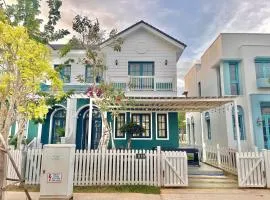 Sunrise villa Novaworld Phan Thiet 4Bedrooms, 4 bathrooms, 5 beds