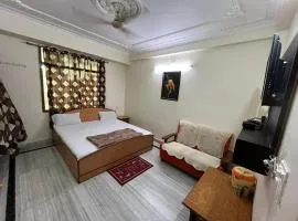 Giriraj Kripa