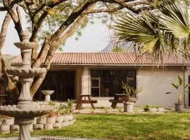 The Calabash Lodge And Restaurant