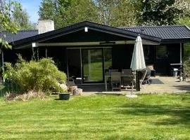 Wonderful Summer House Near The Sea